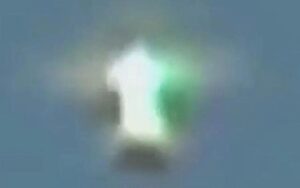 Una señal en el cielo sobre Volgogrado, Rusia, el 05 de junio 2014   Seres de luz Rusia Misterios Blue Beam 