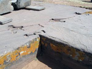 Antiguos Misterios - Puma Punku en Tiahuanaco