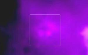 ¿Es un enorme OVNI estacionado al lado de nuestro Sol?