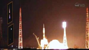 Flota de OVNIs sobrevolando el cohete ruso Soyuz-FG