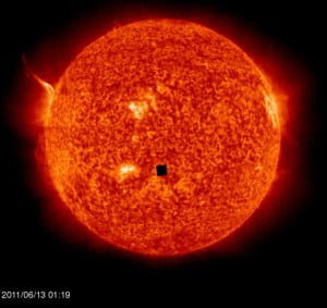 El misterioso Cubo Negro alrededor del Sol, 2011