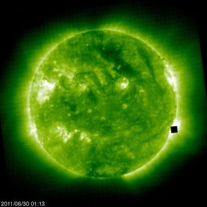 El misterioso Cubo Negro alrededor del Sol, 2011