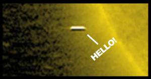 Cubos gigantes Negros cerca del Sol como se ven en imágenes de SOHO (NASA)