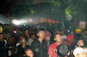 Avistamientos de fantasmas desata escenas de histeria en Yakarta Indonesie