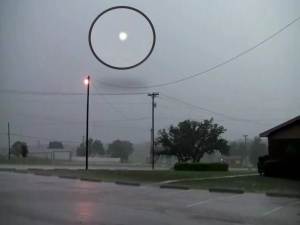 OVNI o rayo globular sobre Nueva Orleans - 02 de abril 2012