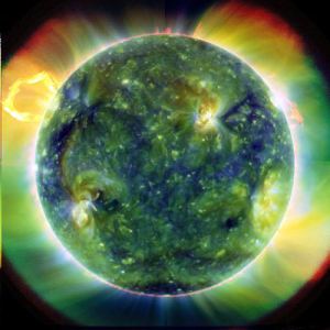 Los polos solares serán cuadrupolares en mayo 2012 (un año antes de lo esperado)