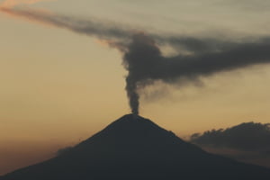 Volcán Popocatépetl en México a punto de estallar - 19 millones de personas se preparan para evacuar