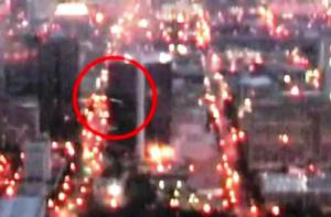 OVNI filmado desde el avión mientras se aproximaba a Birmingham, AL - 29 de marzo 2012