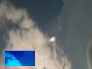 Extraño fenómeno en las nubes u OVNI
