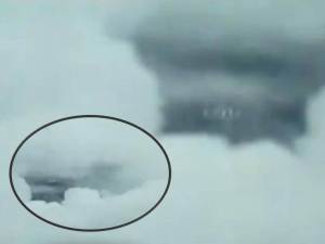 Dos ovnis sobre el Volcán Tungurahua, Ecuador (vídeo de piloto) - Agosto, 2012 1 Dos ovnis sobre el Volcán Tungurahua, Ecuador (vídeo de piloto) - Agosto, 2012