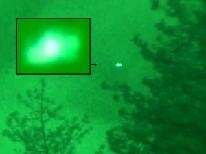 Increíble platillo volante a través de las nubes grabado sobre Oregón - 28 de noviembre 2012