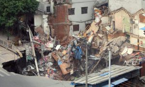 Enorme dolina engulle edificios en Guangzhou, China