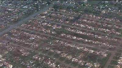 Metrage en raw del tornado F4 de Oklahoma - ¿Anillos HAARP pulsos de radar? - 22 de mayo 2013