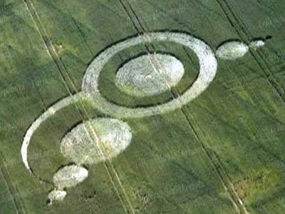 Círculos de la cosecha 2013 - Imling cerca de Sarrebourg, Francia y Rheinau cerca de Zurich, Suiza - Julio 2013