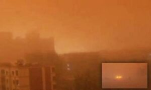 ¿Día o noche? Gran tormenta de arena sumerge a Gansu en una niebla roja - 23 de abril 2014 1 Gran tormenta de arena sumerge a China en una niebla roja