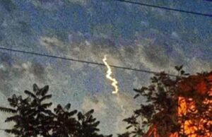 Espiral de luz en el cielo nocturno en el norte de China 1 Espiral de luz en el cielo nocturno en el norte de China