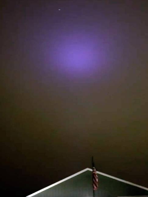 Extraña luz púrpura se cierne sobre la ciudad en Utah, 15 de enero de 2019